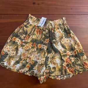 'Juniper Blu' Floral Print Women Shorts